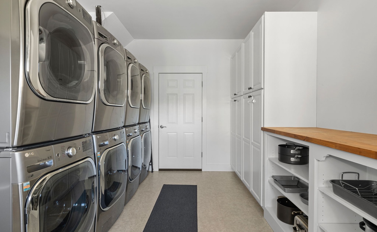 A laundry room so sleek, even dirty socks can’t bring it down.