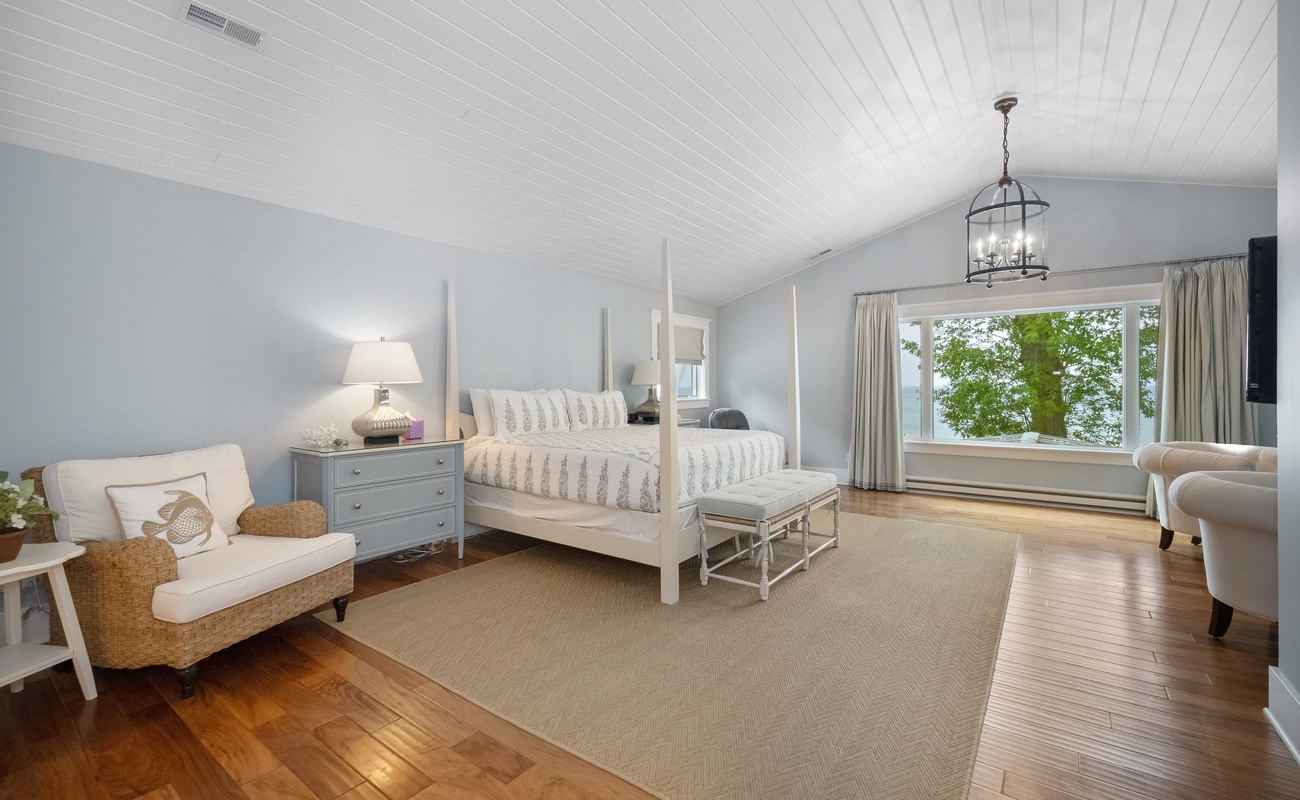 This grand and spacious Master Bedroom Suite has it all, y’all. We guarantee it.