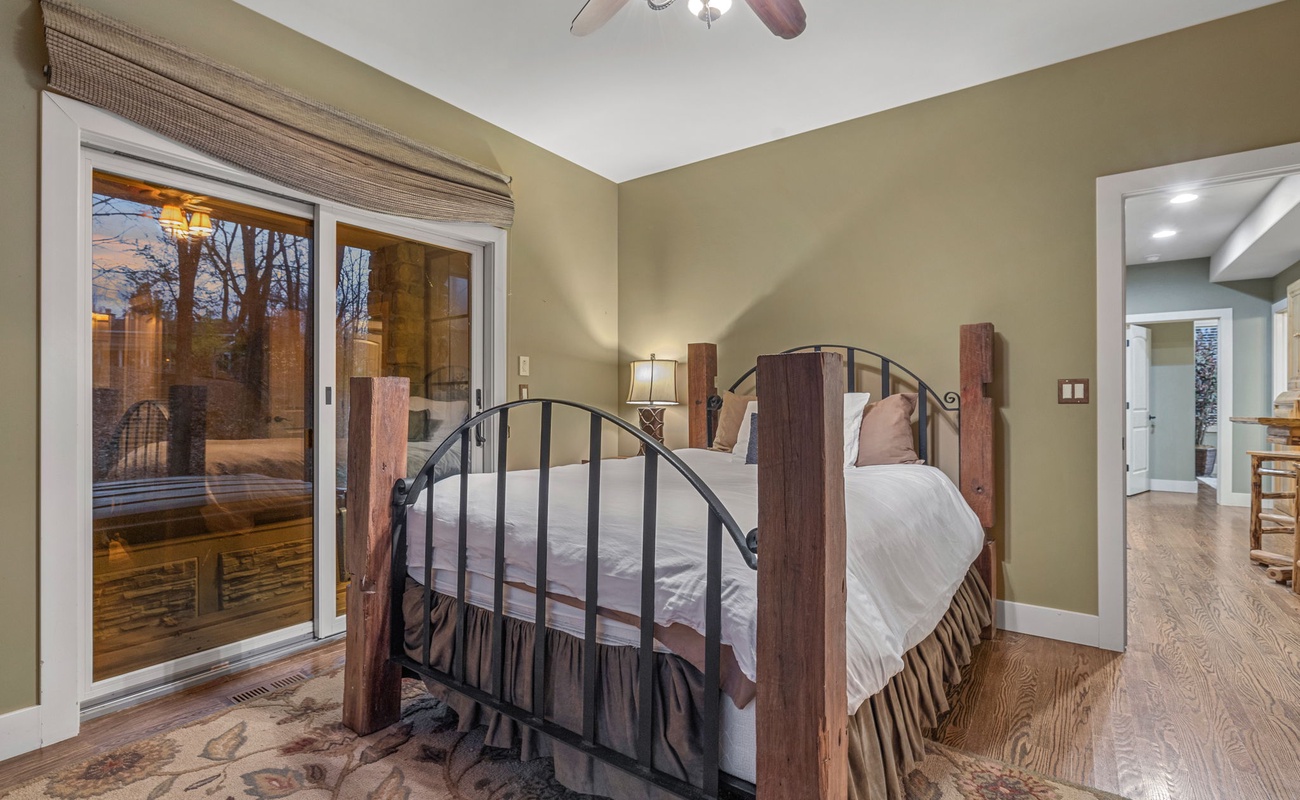 Primary bedroom is on the main level & has a queen-size bed.