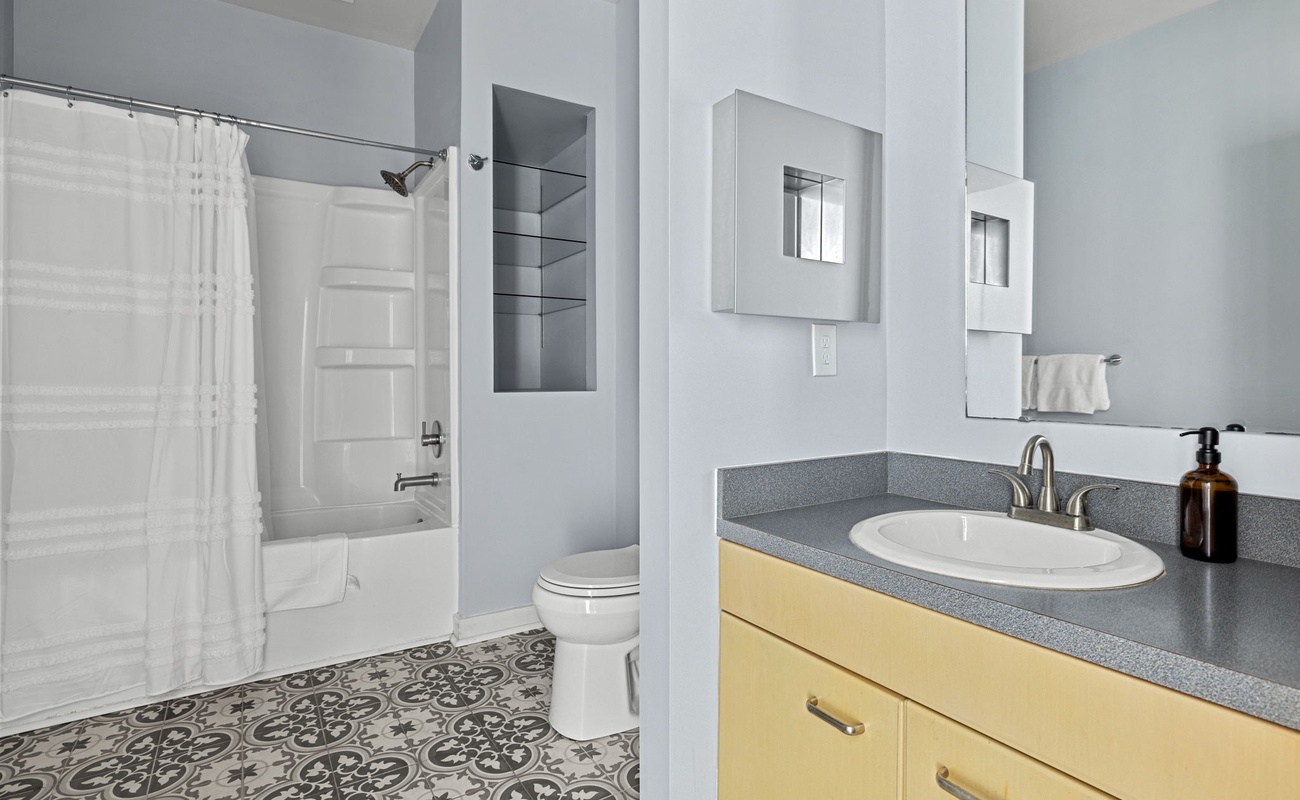 Freshen up in style with this sleek bathroom setup!