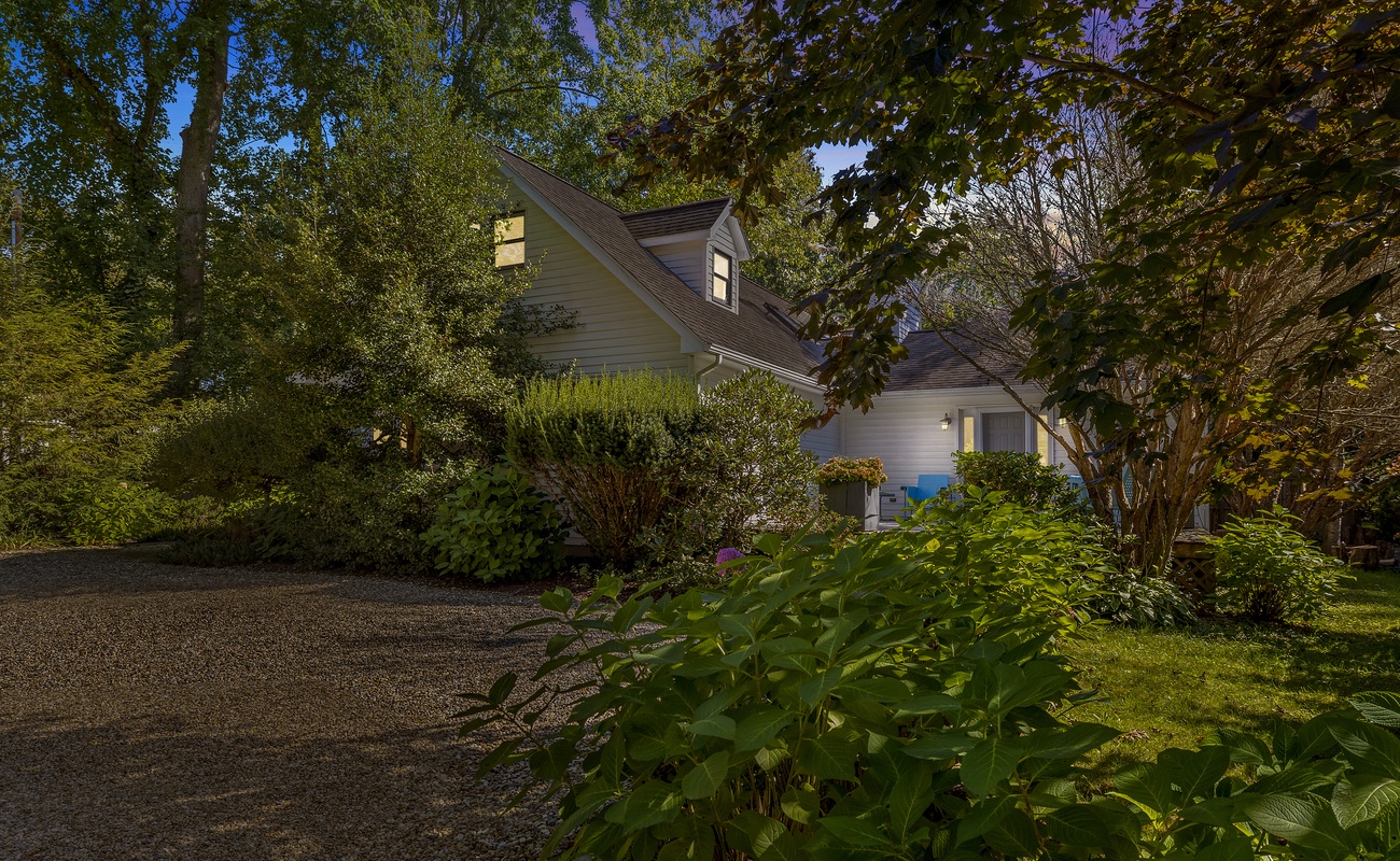 Evening sets at Casa Azur, and all is well.