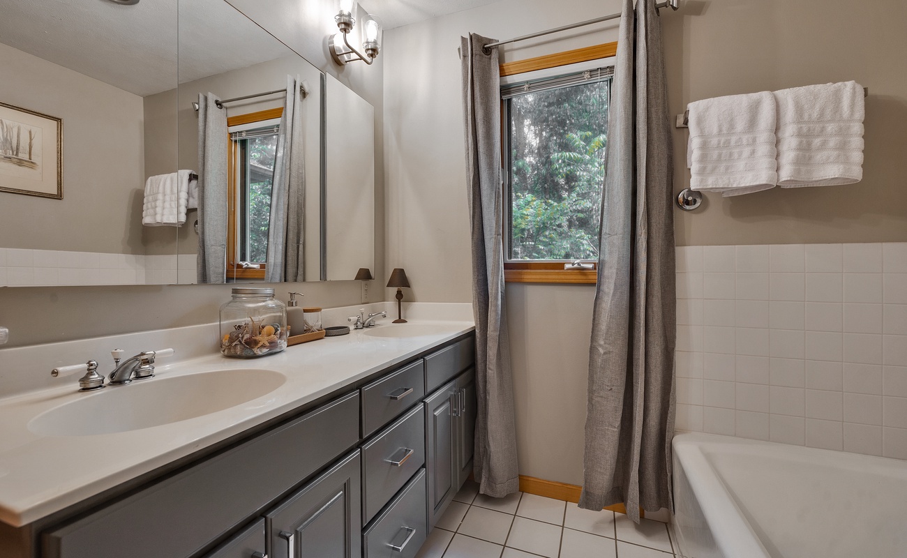 Jack & Jill Bath for Primary + Bed 2 – Stylish & Shared!