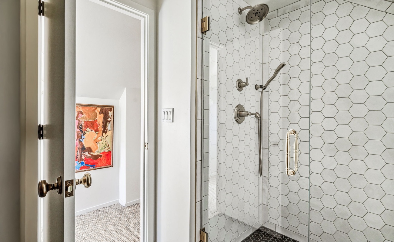 A shower so sleek it practically begs for a second (or third) rinse.