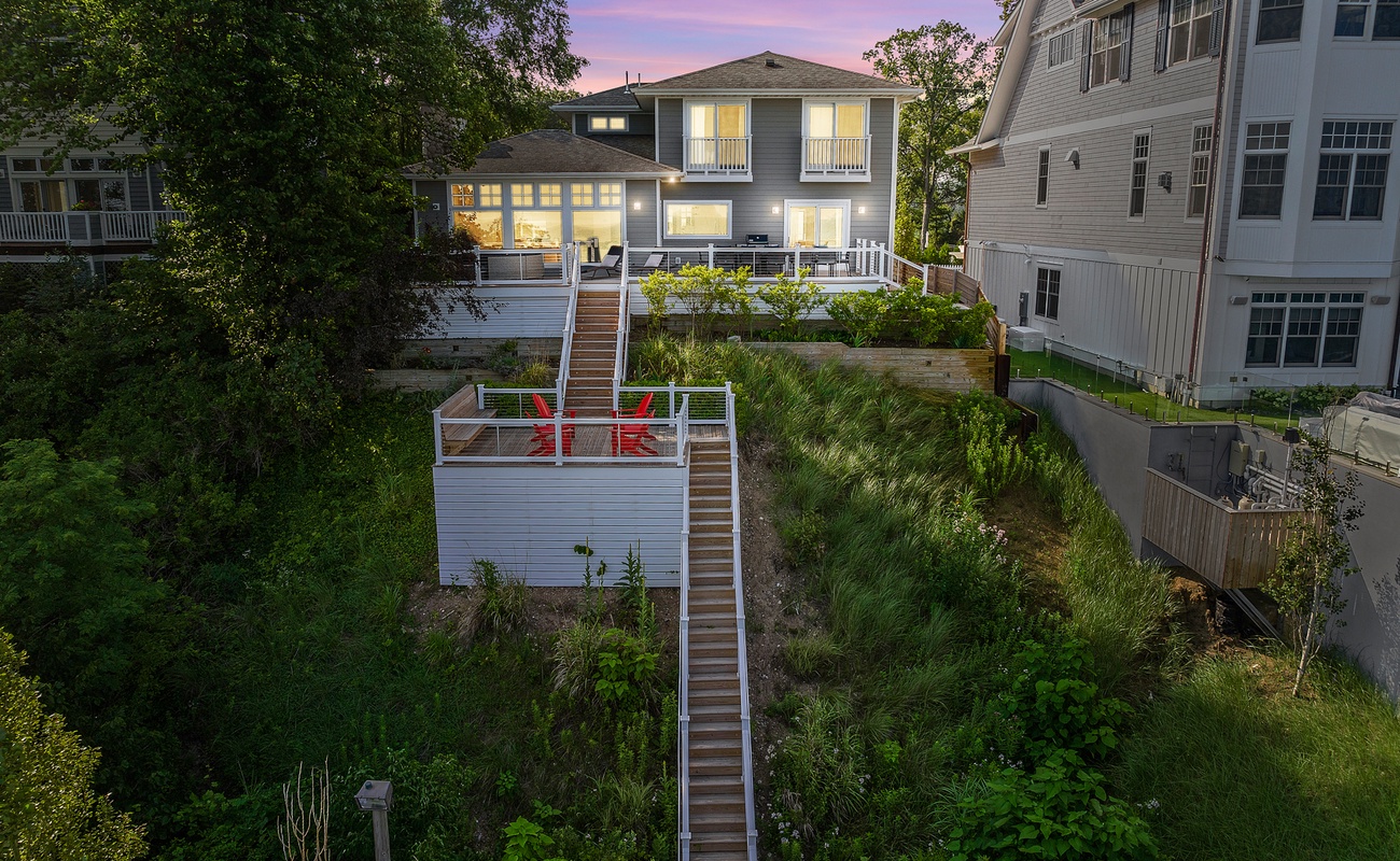 You can entertain outdoors in the evenings, too!