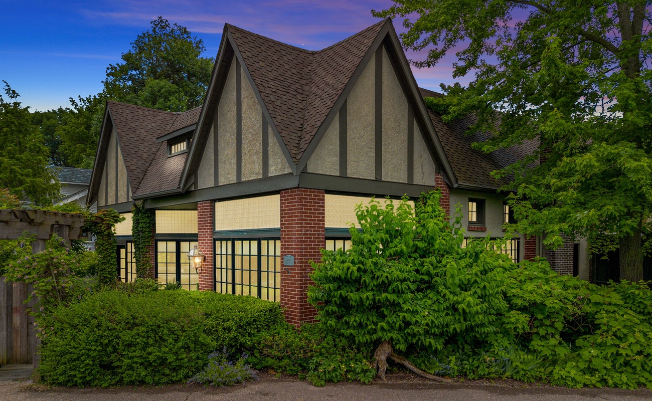 We look forward to hosting you at The Black Door Bungalow!