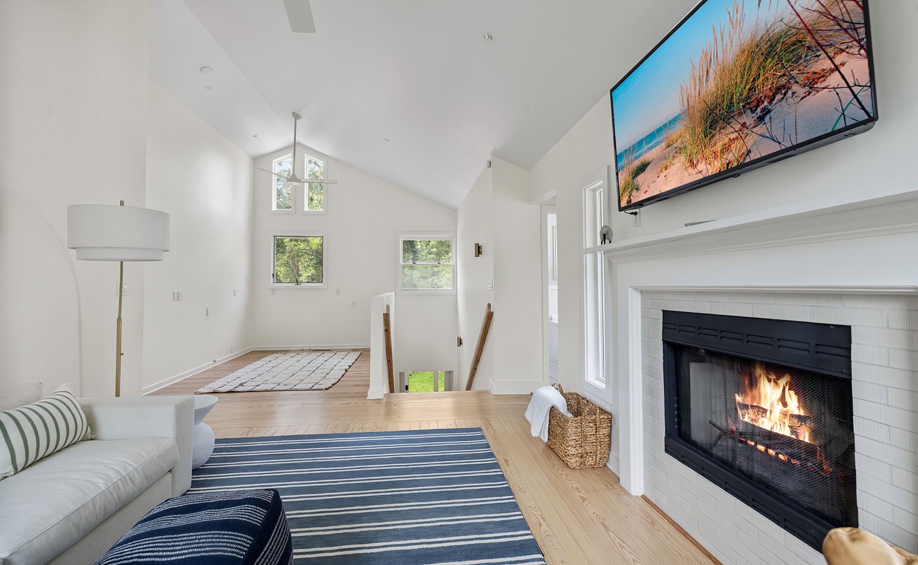 Serene corners & sunshine moments in the upstairs lounge.