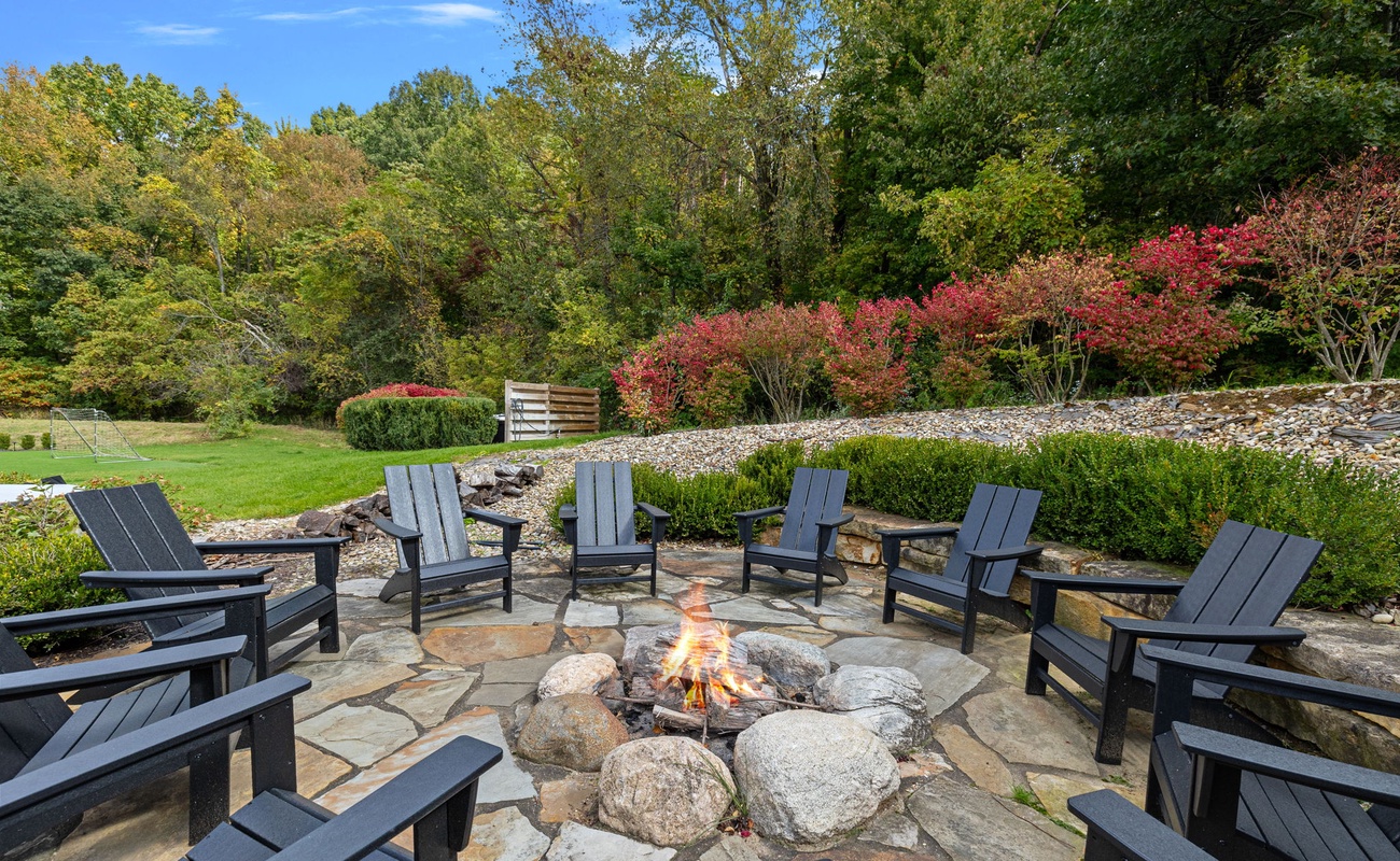 Post-pool rinse or a nature spa moment? Why not both?