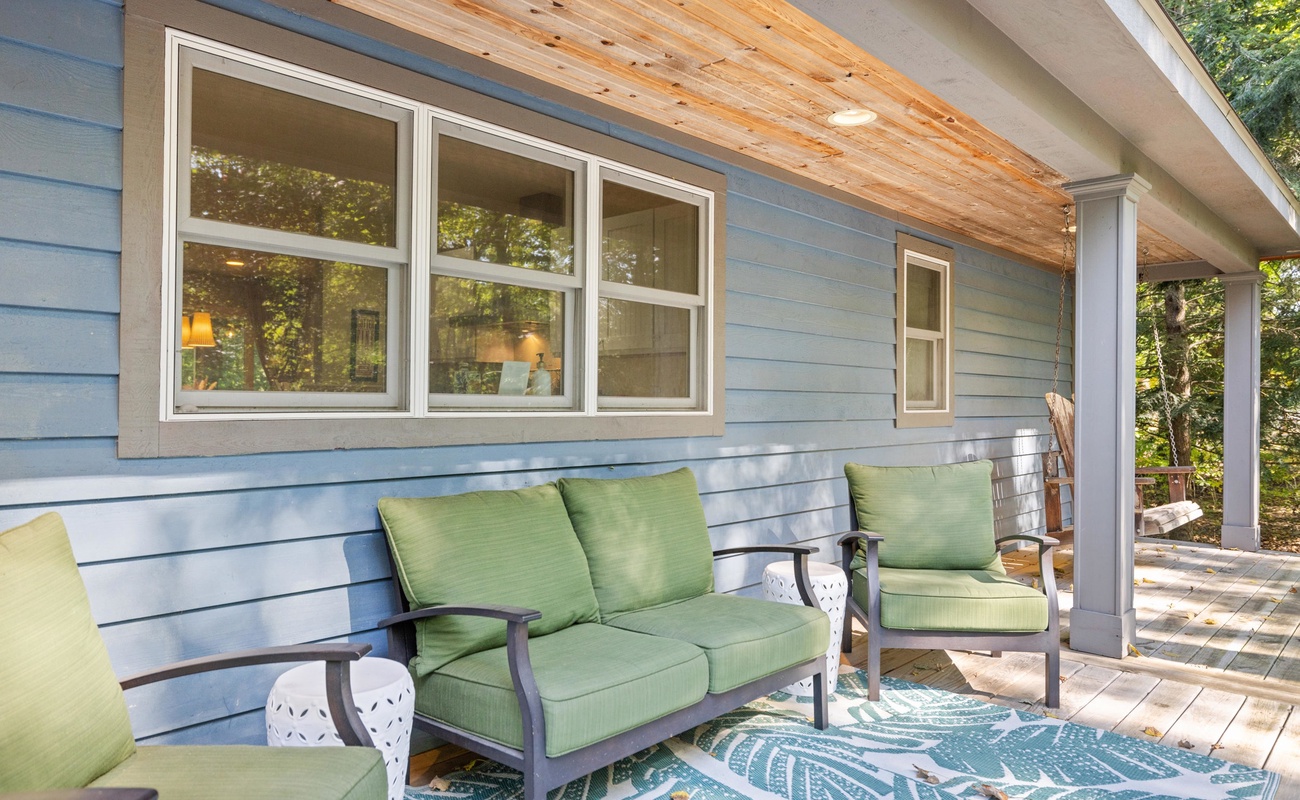 Sippin’ coffee, soaking in the views, and living the porch life!