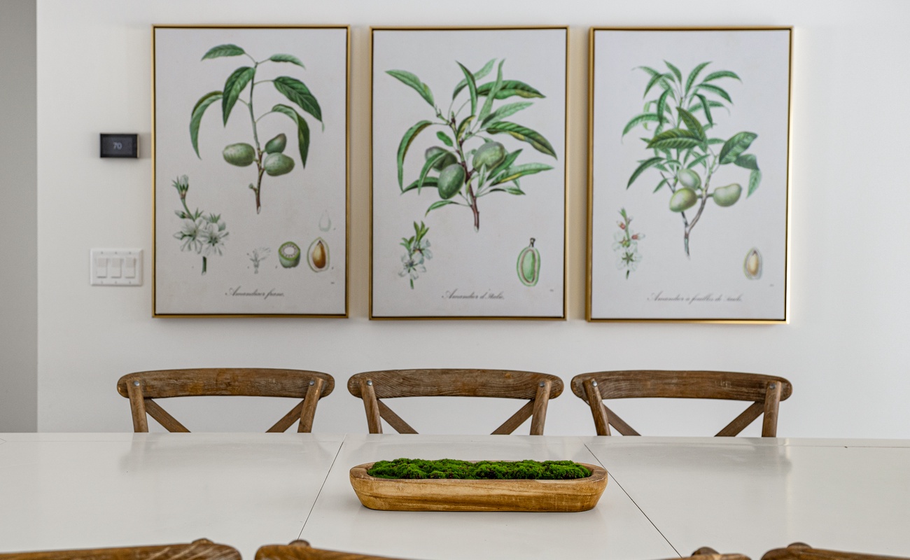 Every meal feels like a special occasion in a space this beautiful.