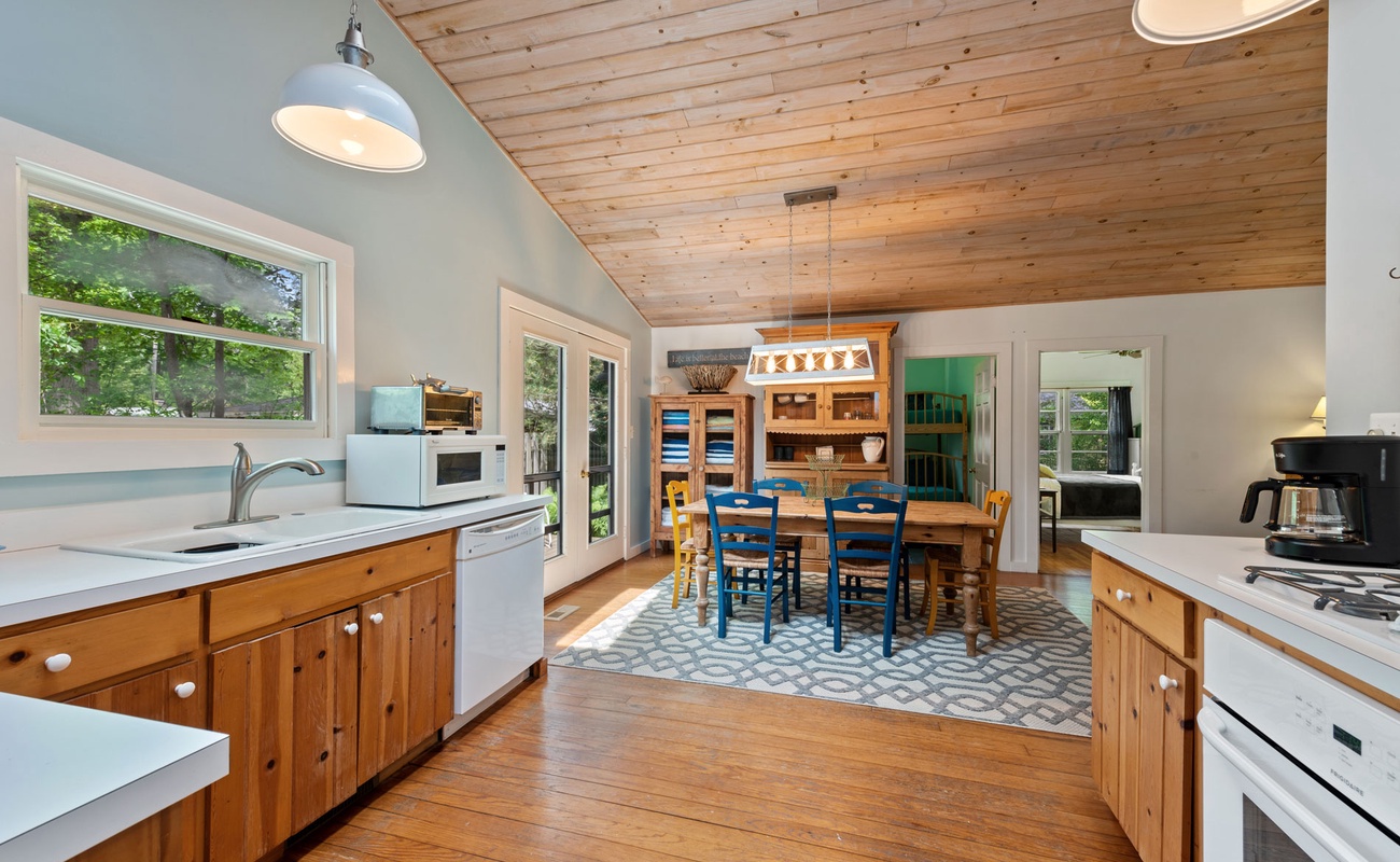 The perfect space to gather with friends and family for good meals and great conversation.