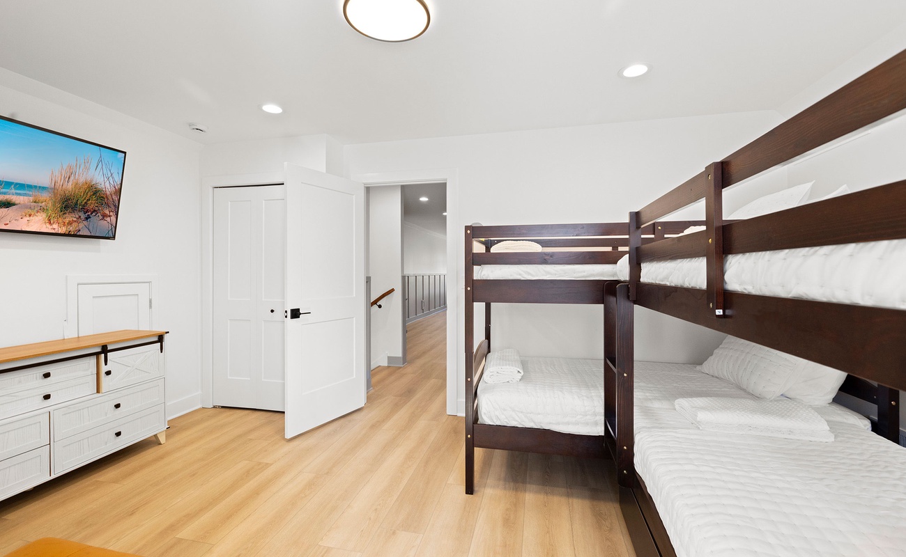 Bedroom 2 is on the lower level and has 2 twin-size beds.