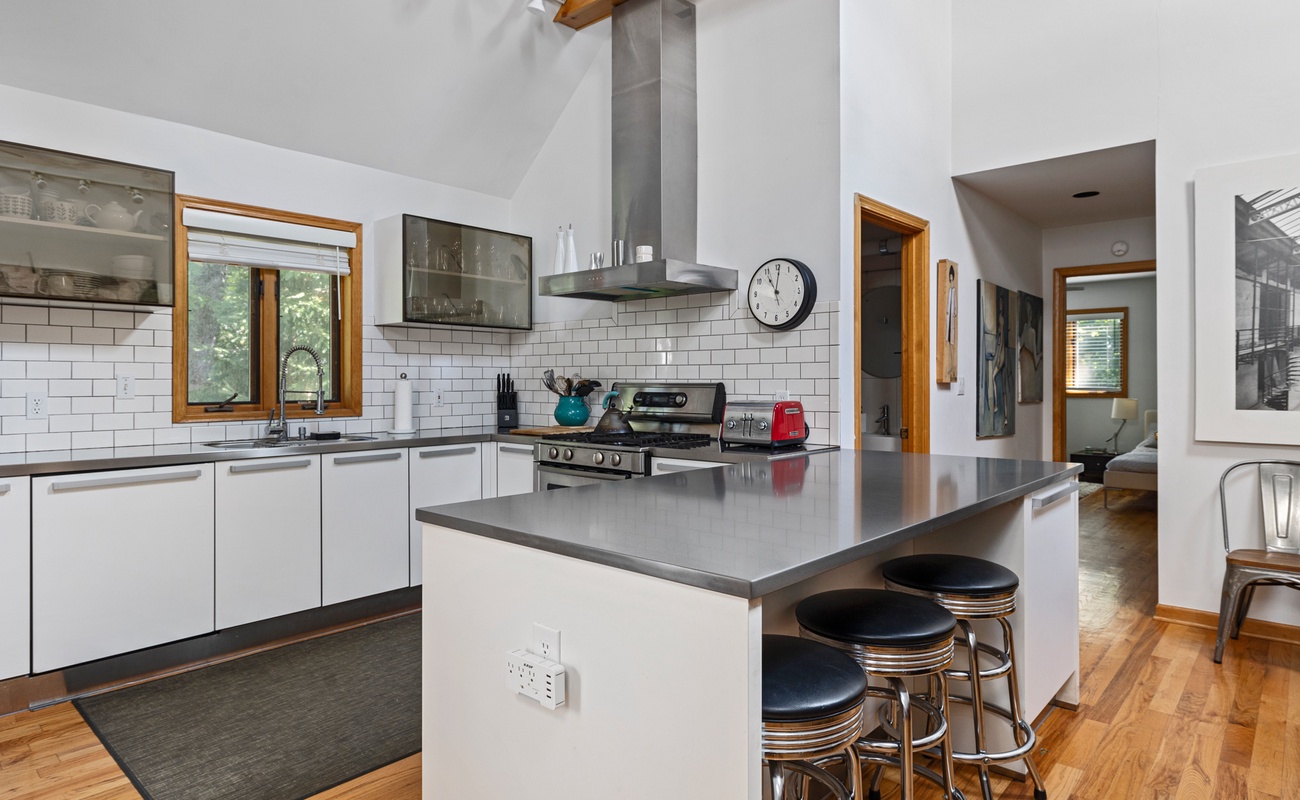 Casual breakfast, family dinner, or special occasion, our kitchen has it covered.