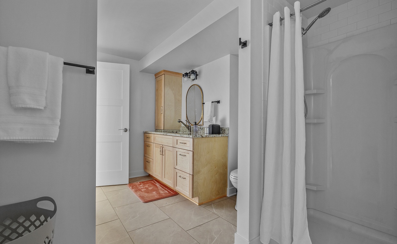 Bright, breezy, and ready for everyone’s turn in the shower.