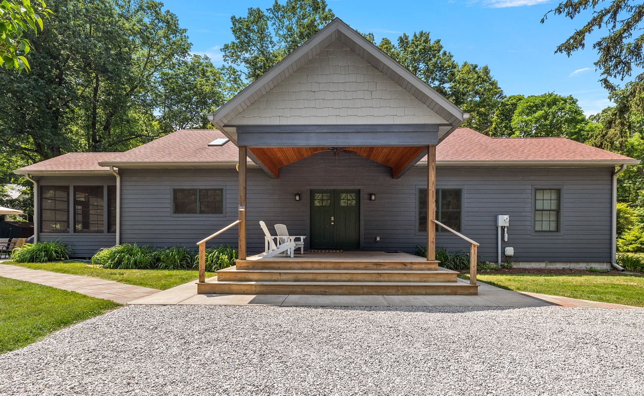 Welcome to The Dakota - the ultimate in luxury living!