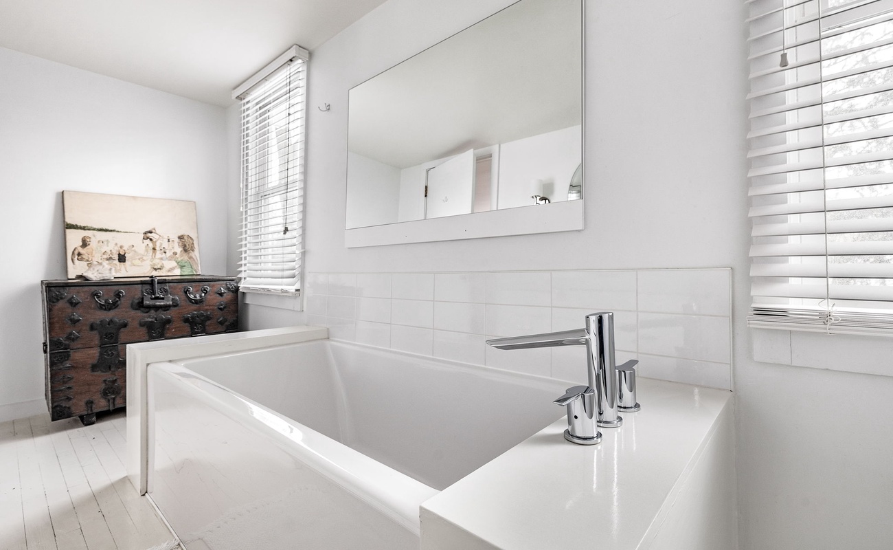 A soak with a side of serenity.