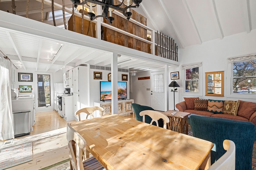 An open Cottage layout where cooking, dining, and lounging blend beautifully.