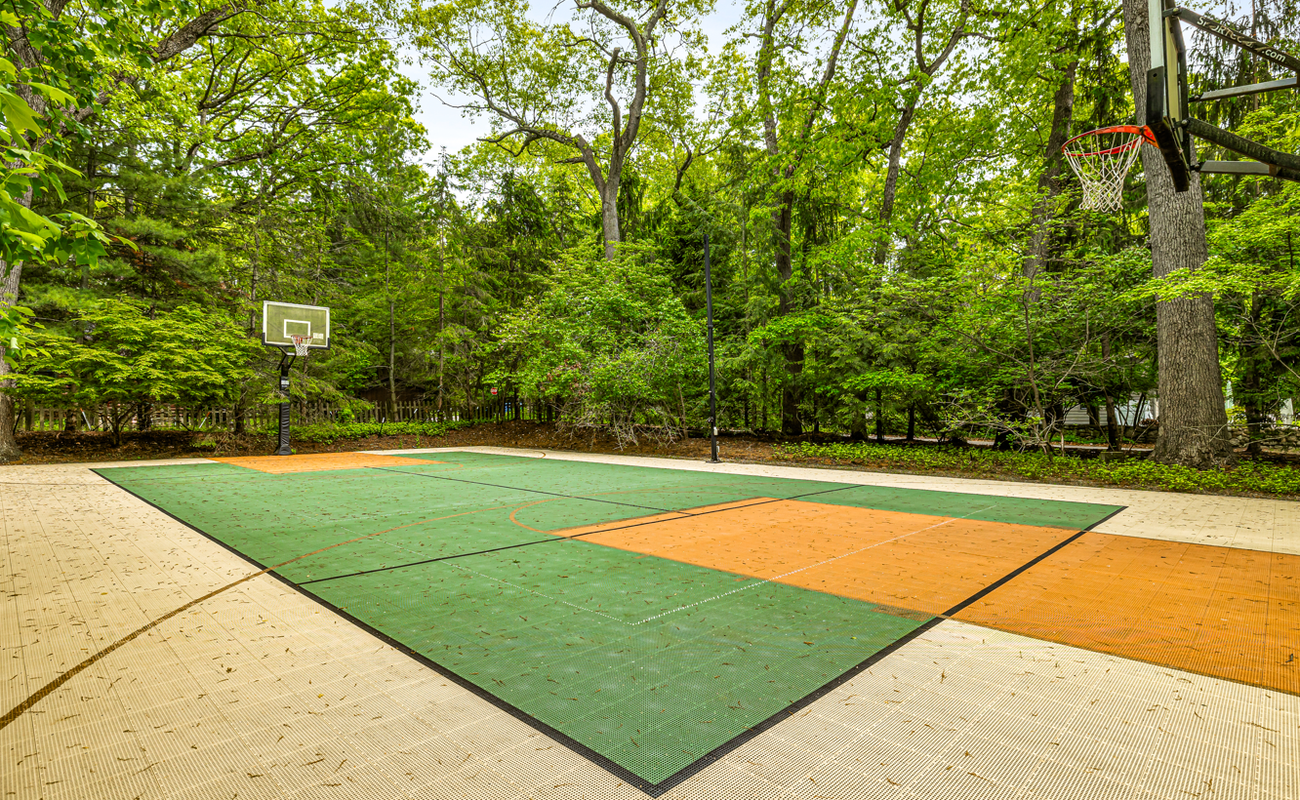 Pickleball, hoops and nature—your court awaits!