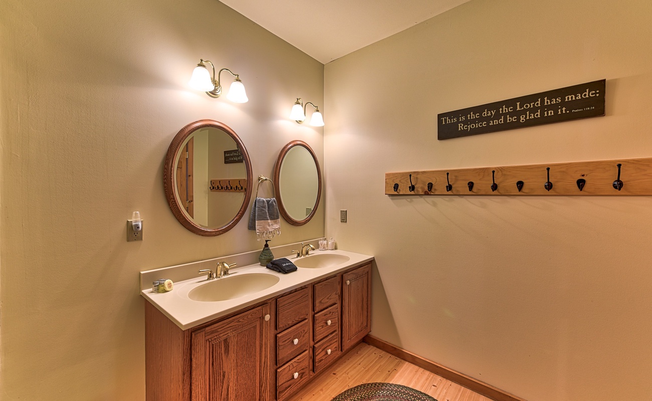 Large groups can enjoy the convenience of having extra bathrooms.