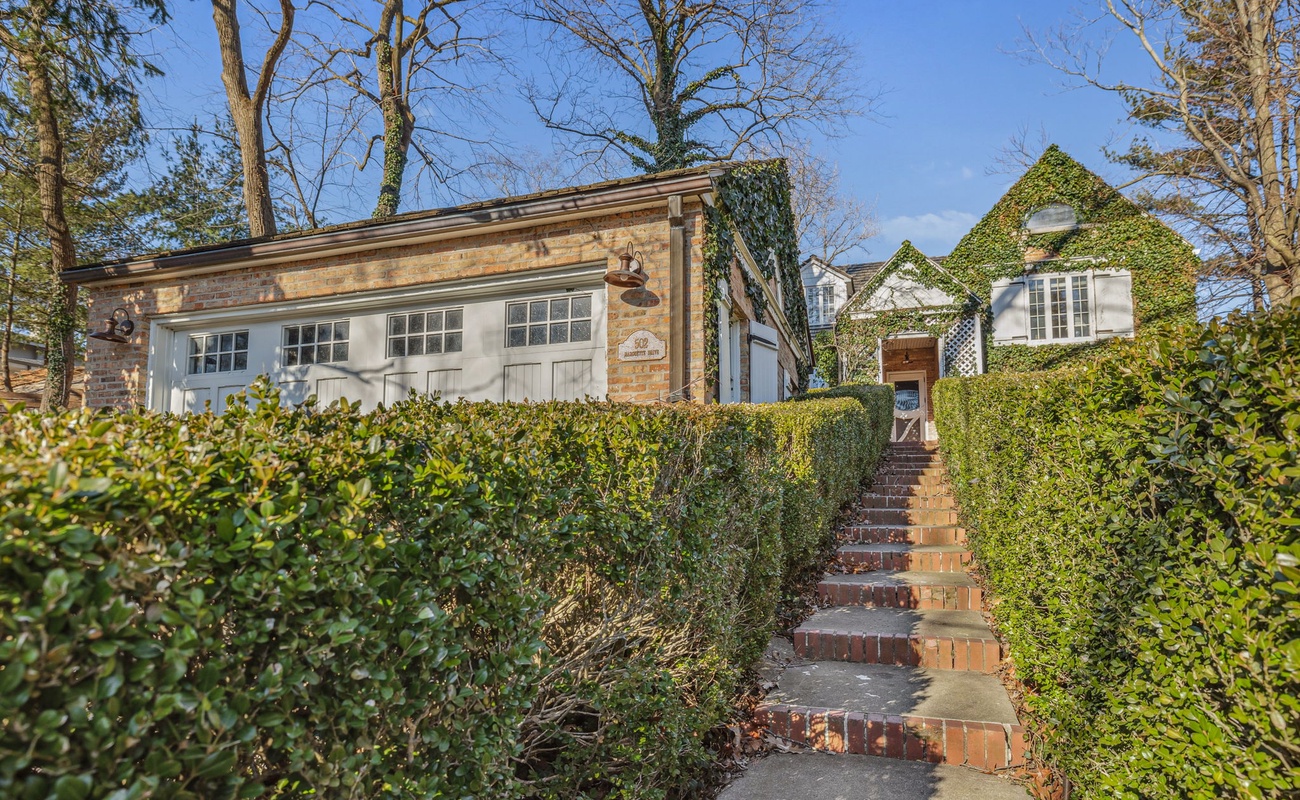 When your house is dressed to impress in nature’s best green jacket.