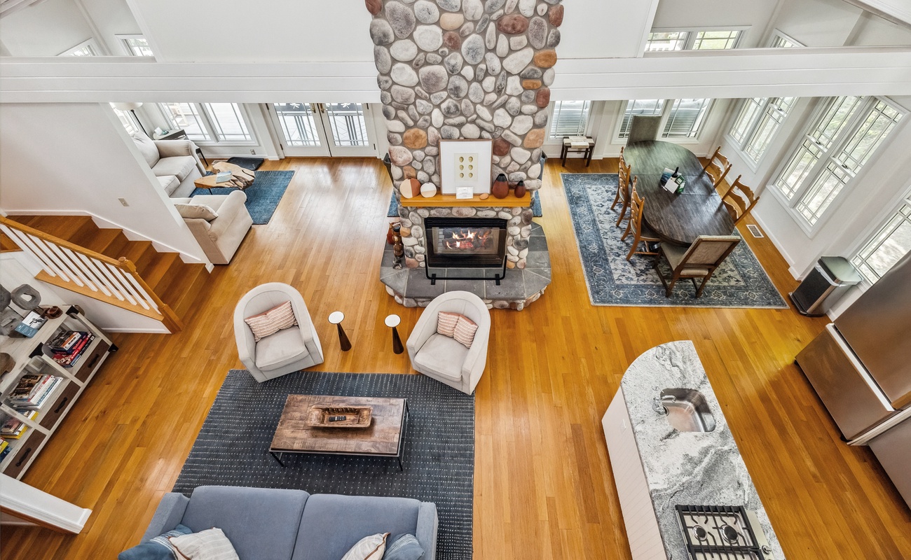 From stone hearth to sky-high ceilings—total wow factor.
