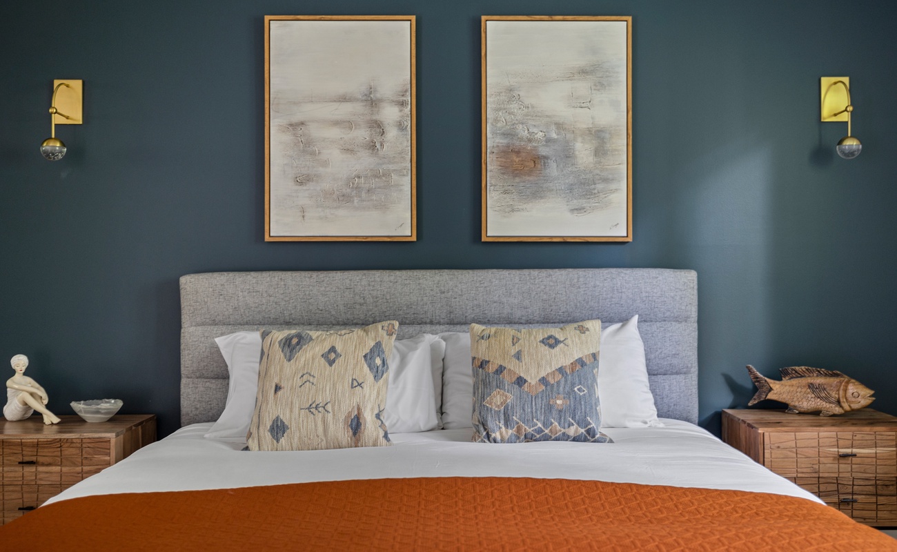 All 3 bedrooms are styled with incredibly soft linens for an excellent night's sleep.