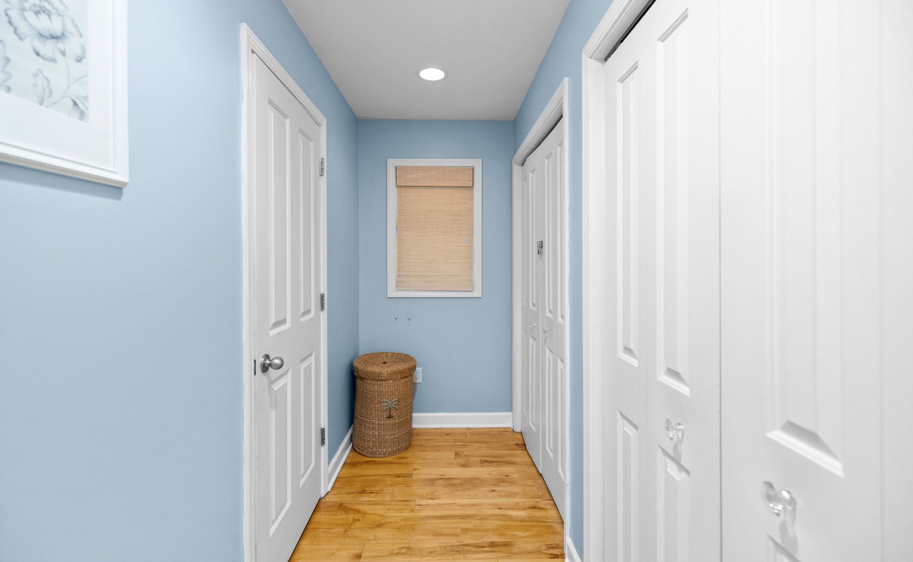 Calm, clean, and perfectly organized—just how a hallway should be!