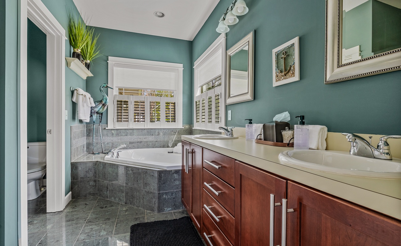 Your own personal spa—complete with sunshine and style.