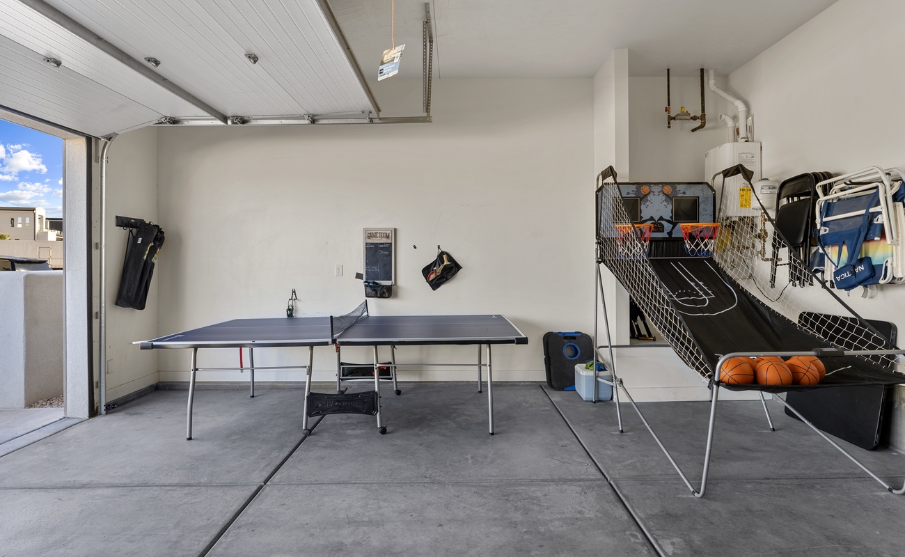 Ping Pong Table and Basketball Shooter Game