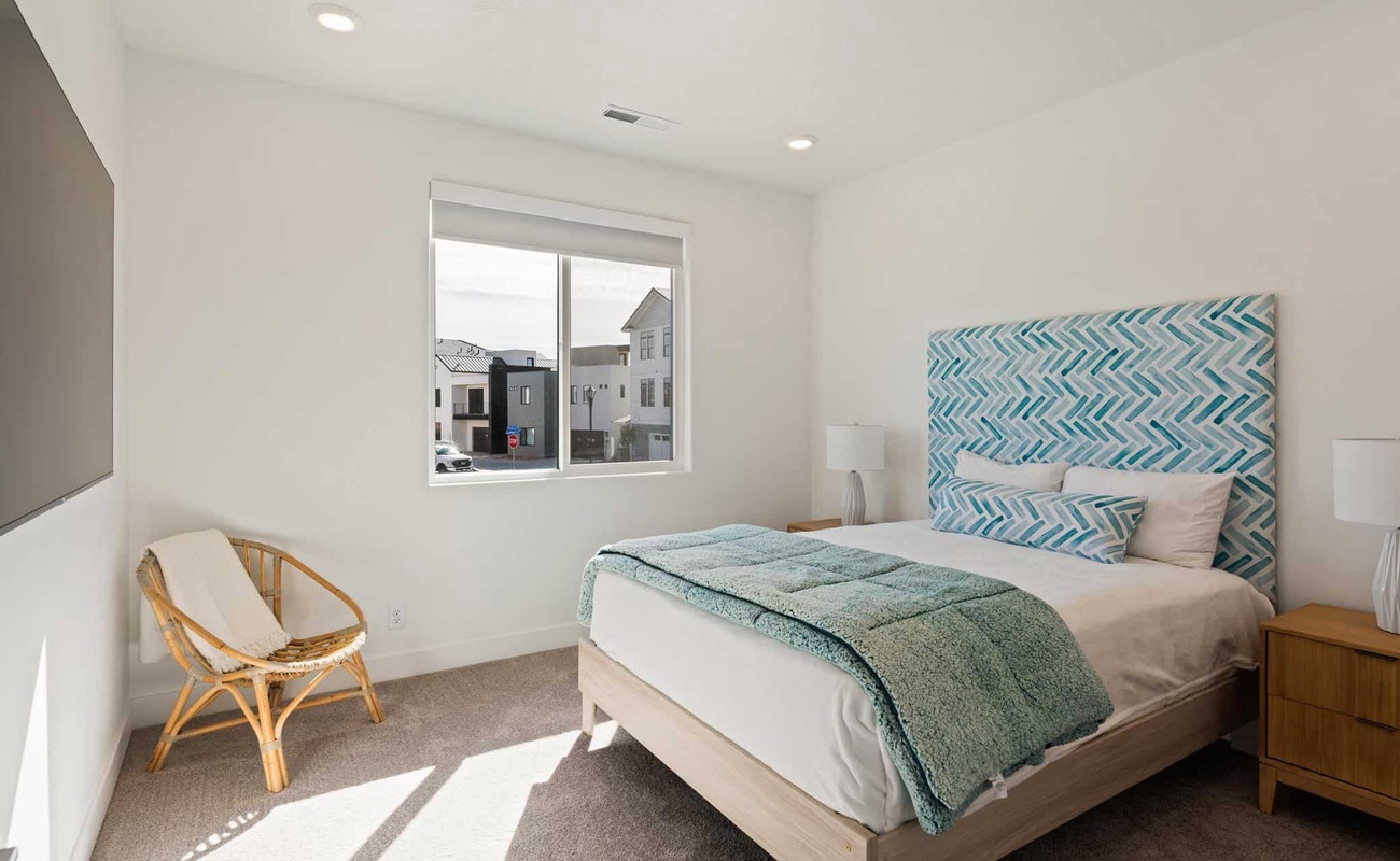 Queen Bedroom