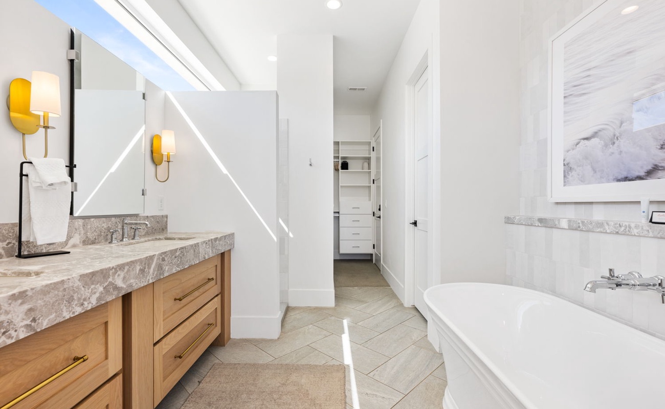 King Ensuite Bathroom