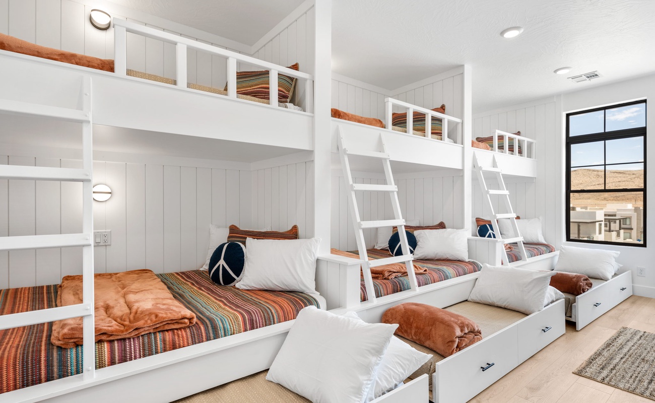 3T/F w/3 F Trundles Bunk Room