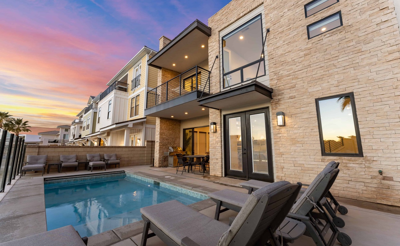 Backyard Private Pool
