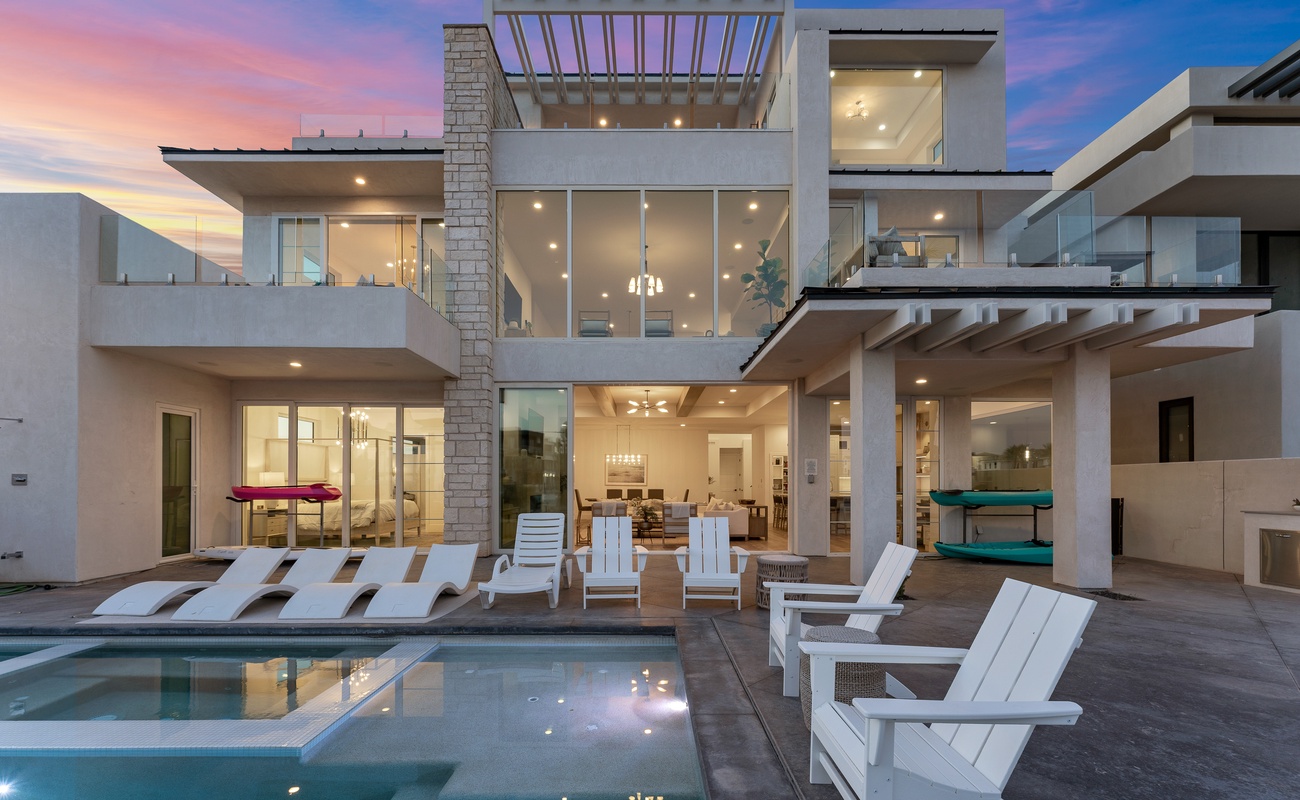 The Beach Front Private Pool