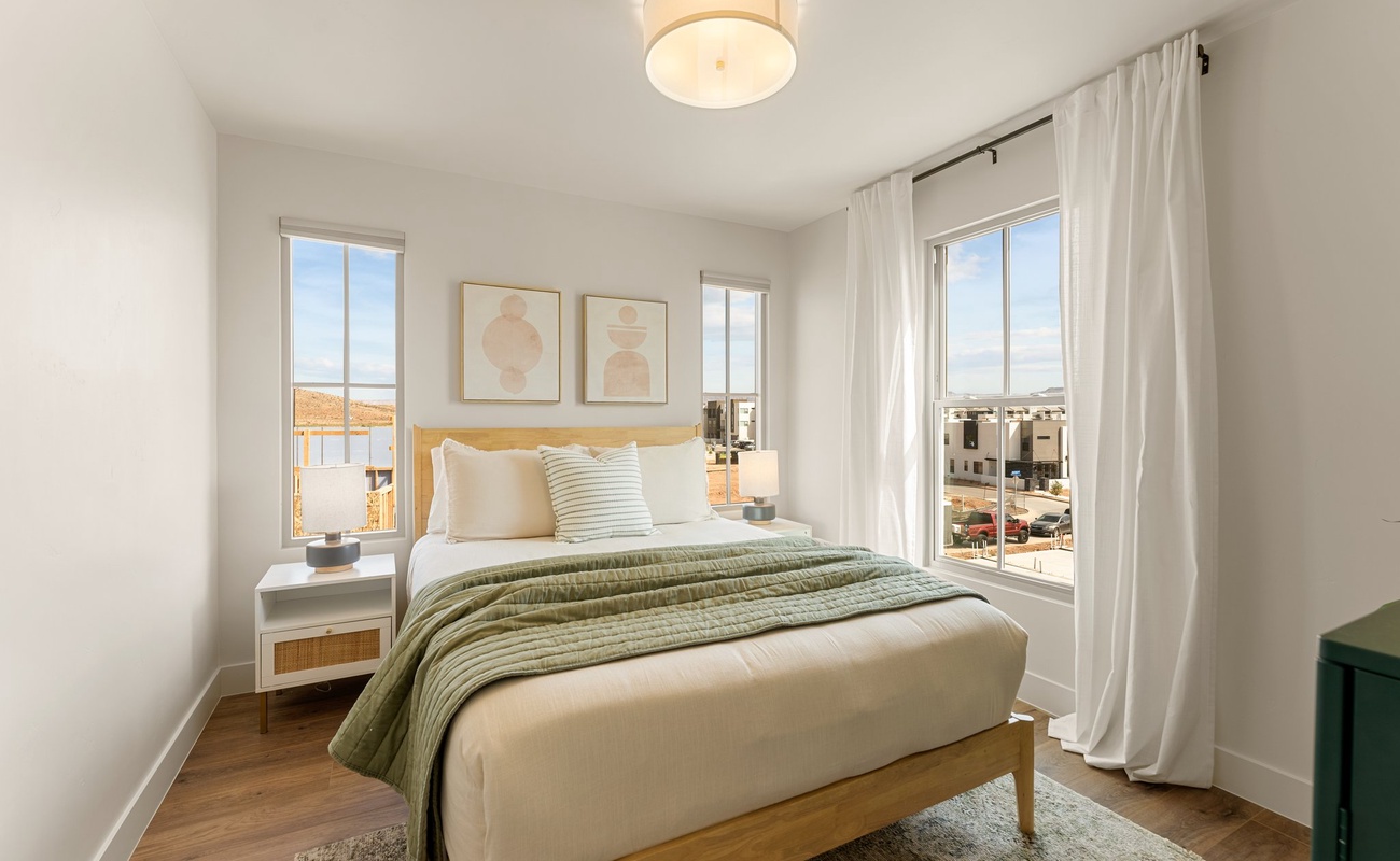 Queen Bedroom