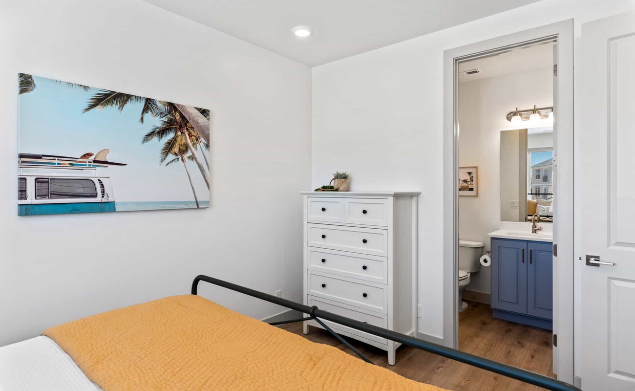 King Bed / Attached Bath