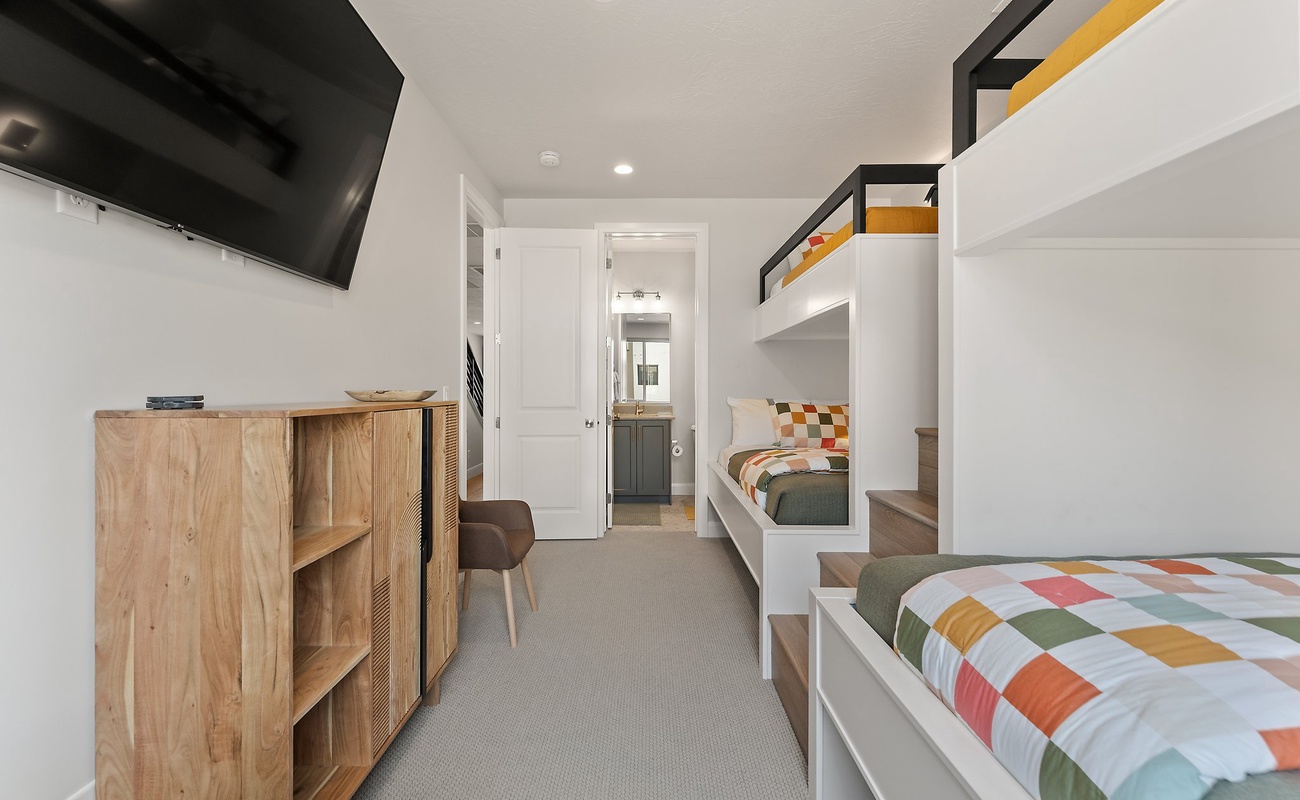 2 Twin/Double Bunk Beds