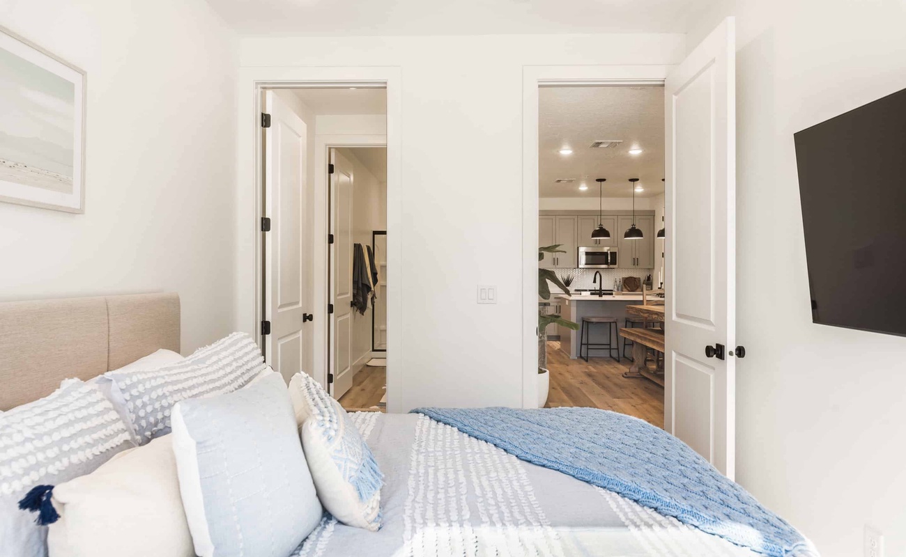 King Bed with Attached Bathroom