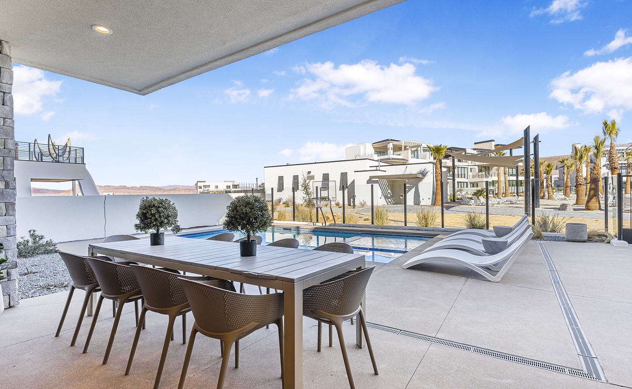 Private Pool, Covered Outdoor Dining Table