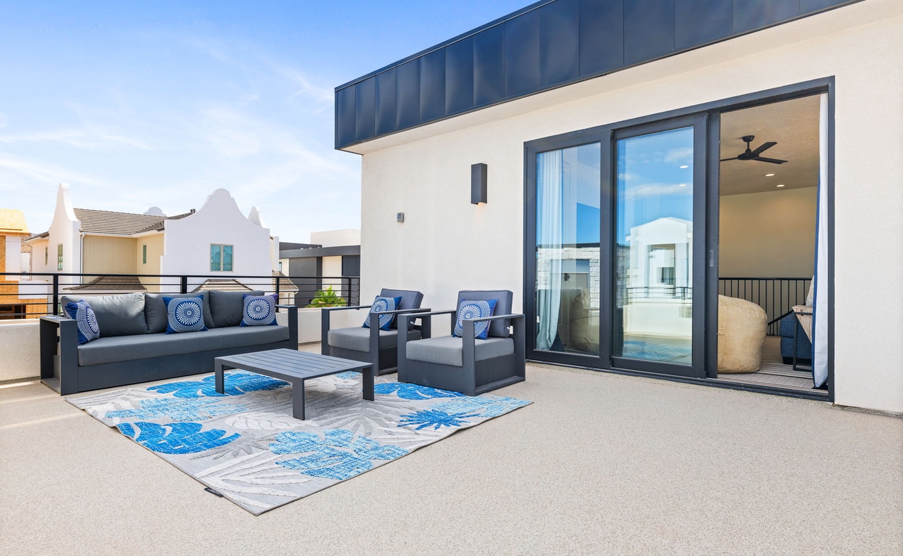 Top Deck, Patio Seating, Fireplace