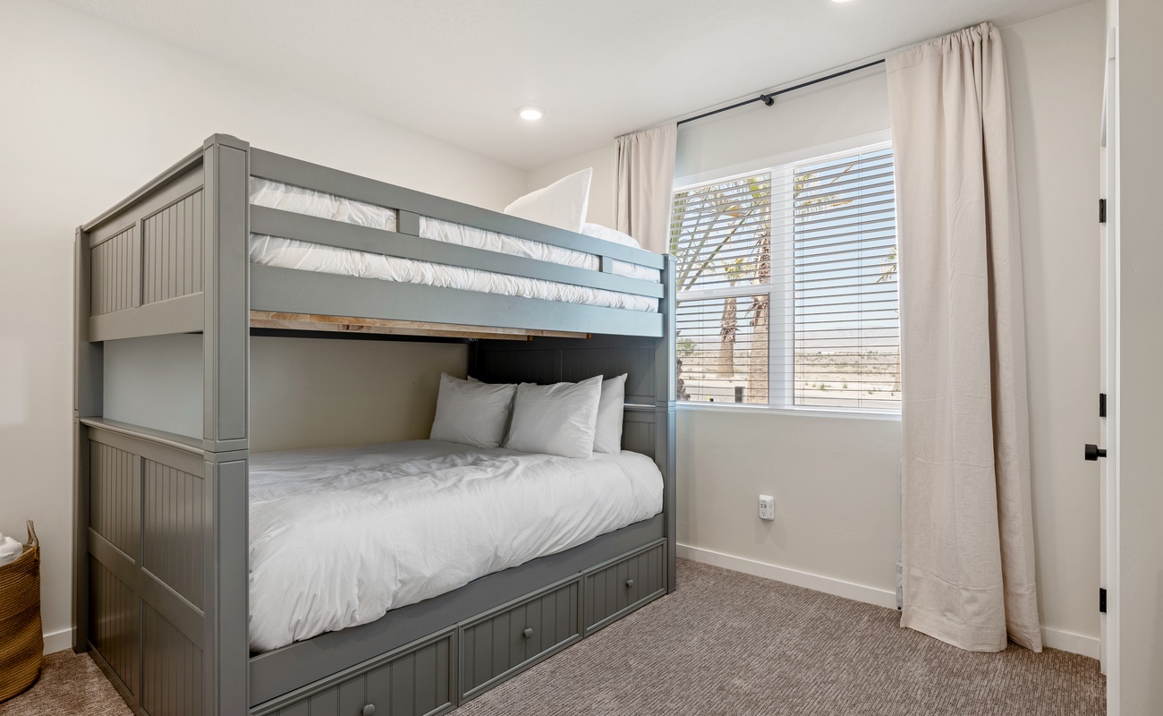 Queen over Queen bunk with Twin Trundle