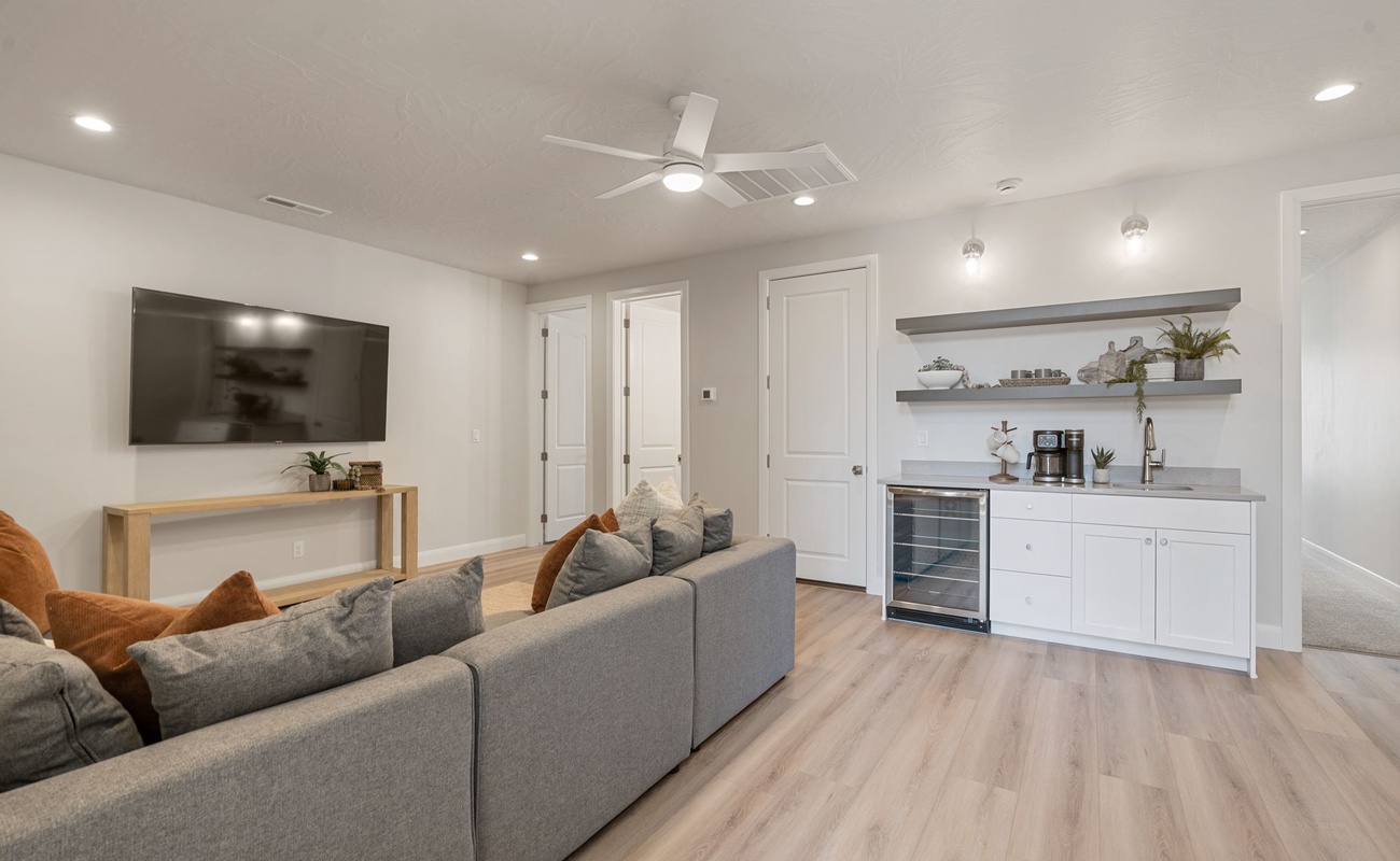 2nd Floor Family Room