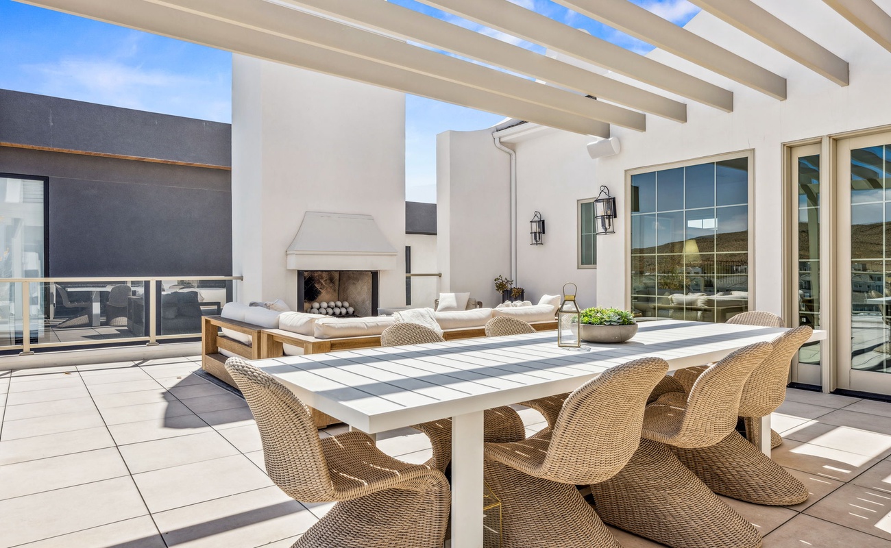 Top Deck Patio / Dining / Seating / Fireplace