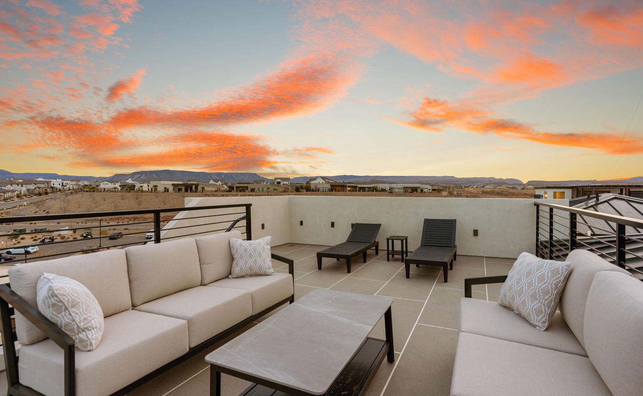 Unit C - Rooftop Seating