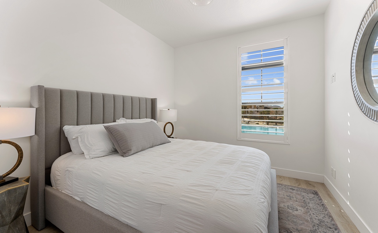 Queen Bedroom