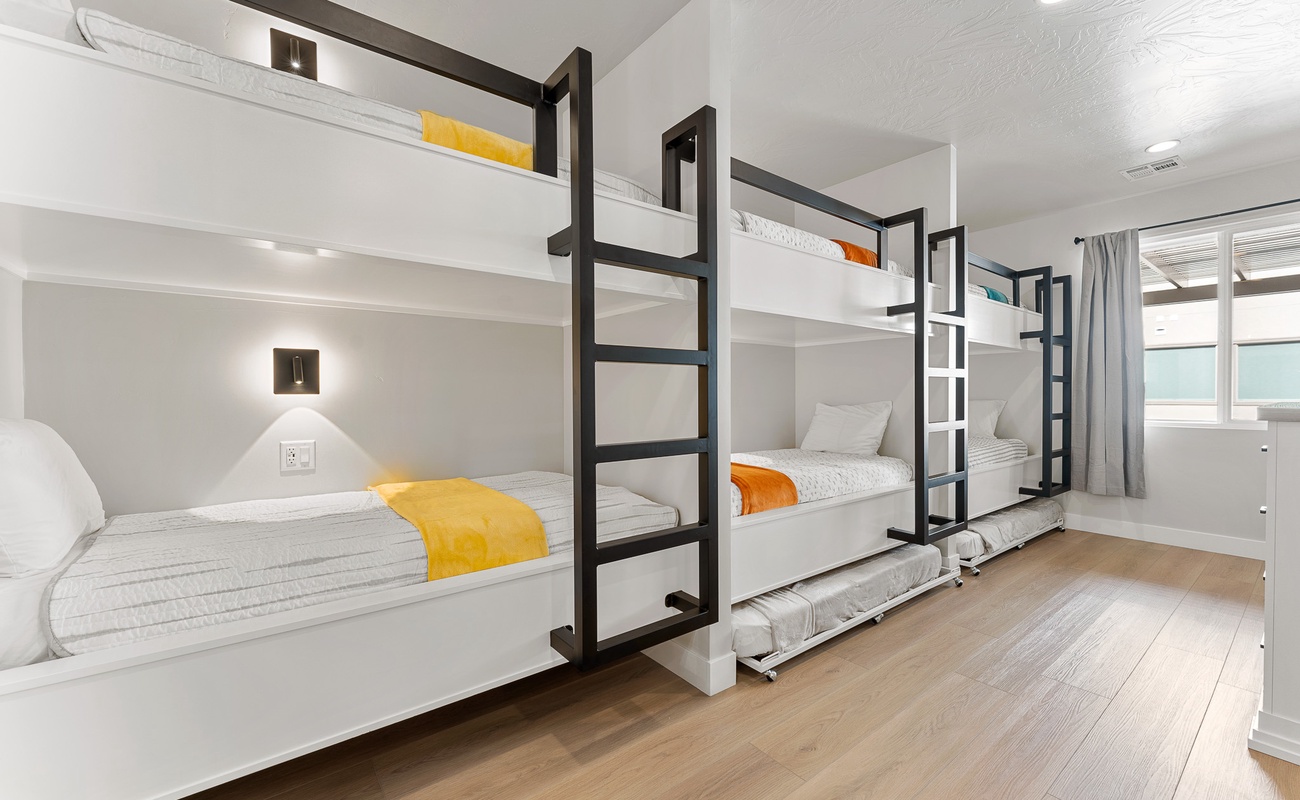 3 Sets of T/T Bunks, 2 Twins