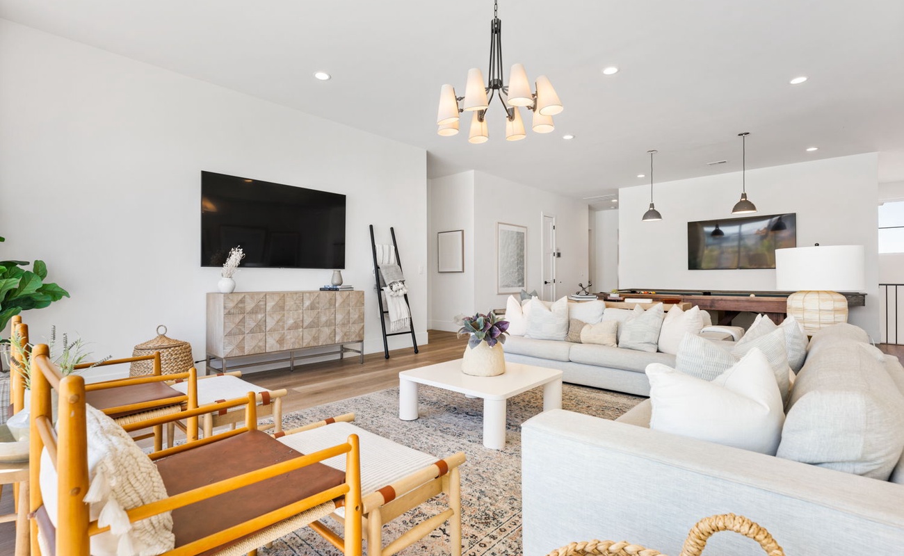 2nd Floor Living Area