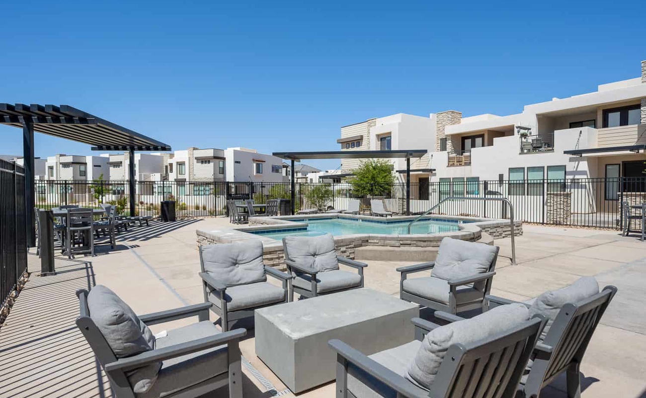 Community Social Spa Hot Tub