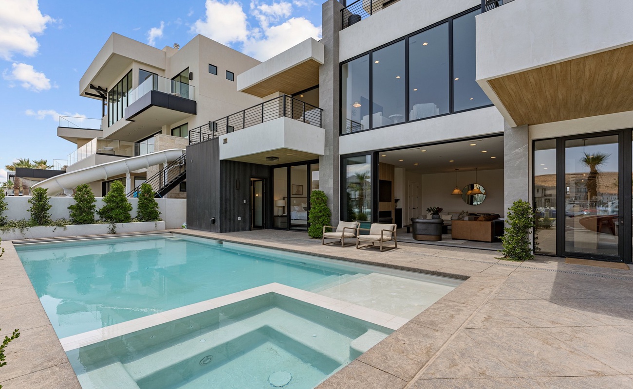 Private Pool + Hot Tub