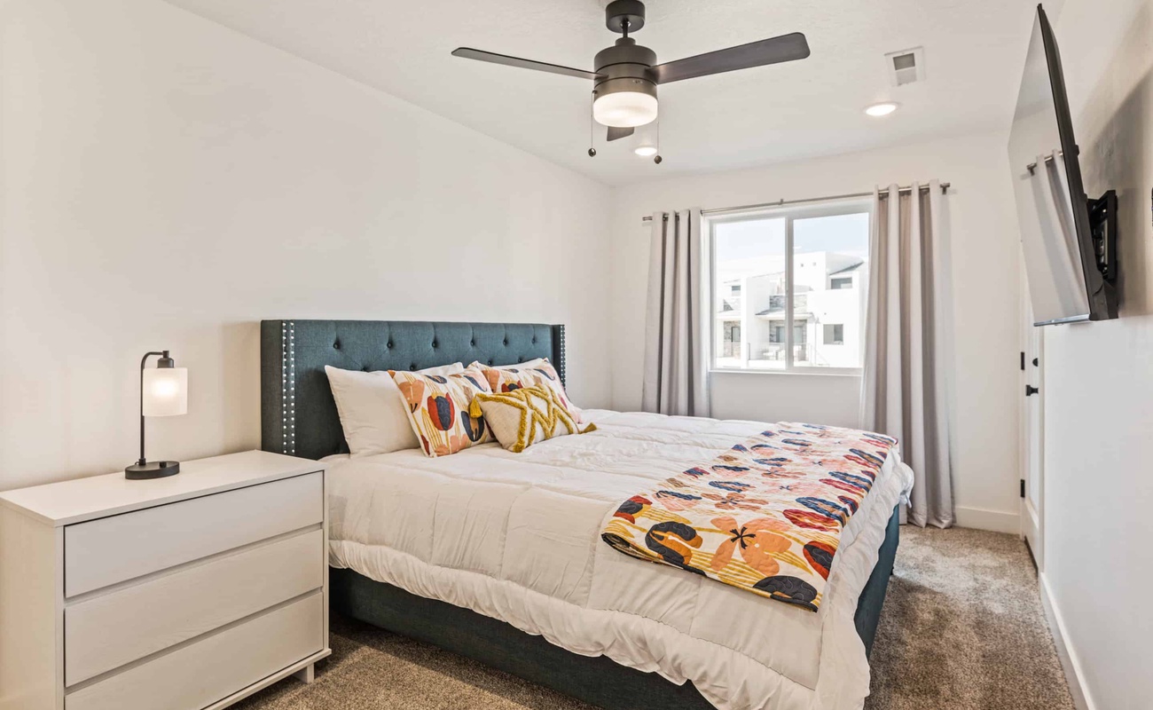 2nd Floor Master King Bedroom