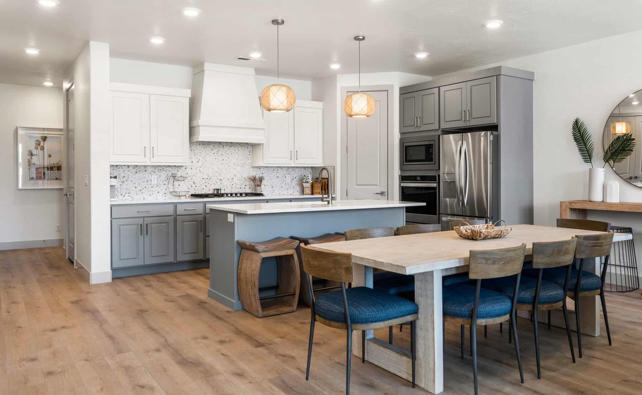 Fully Equipped Kitchen and Dining Area
